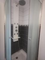 Łazienka w obiekcie Appartement mezzanine aux portes de Rennes