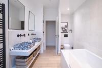 Kúpeľňa v ubytovaní Appartement Design 5 stars Avec Terrasse Et Parking Cannes by Halldis