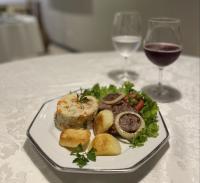 Jídlo v hotelu nebo okolí