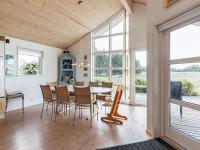 Posezení v ubytování Three-Bedroom Holiday home in Vrådal