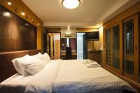 Postel nebo postele na pokoji v ubytování 2bedrooms3baths Bkk Downtown Near Asoke Btsmrt