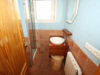 Kúpeľňa v ubytovaní Villa para 8 con Piscina Privada, Jardín y Mini-Golf en L'Ametlla de Mar - HISP-217-16