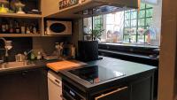 Kuchnia lub aneks kuchenny w obiekcie Le Complot : Maison privée en plein coeur d'Avignon