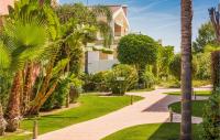 Zahrada ubytování Nice Apartment In Estepona With Wifi