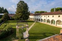 Ogród w obiekcie Hotel Villa I Pini