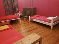 Posteľ alebo postele v izbe v ubytovaní Doukas Hostel Room