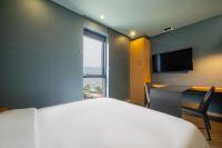 Louis Boutique Hotelにあるテレビまたはエンターテインメントセンター
