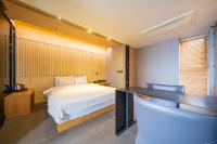 Louis Boutique Hotelにあるベッド