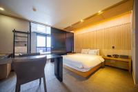 Louis Boutique Hotelにあるベッド