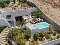 Bazén v ubytovaní Stelani Villas & Suites alebo v jeho blízkosti