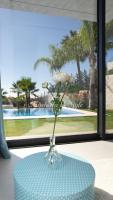 Bazén v ubytování Villa Michaela moderna de súper lujo con piscina y vistas nebo v jeho okolí