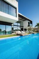Bazén v ubytování Villa Michaela moderna de súper lujo con piscina y vistas nebo v jeho okolí