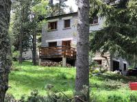Plán poschodí v ubytovaní Maison dans la forêt de Bolquère, avec jardin.