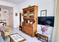 Televízia a/alebo spoločenská miestnosť v ubytovaní Skol 440. Nice 1 Bed Apartment with Sea Views in Marbella centre.
