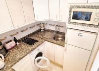 Kuchyňa alebo kuchynka v ubytovaní Skol 440. Nice 1 Bed Apartment with Sea Views in Marbella centre.