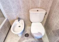 Kúpeľňa v ubytovaní Skol 440. Nice 1 Bed Apartment with Sea Views in Marbella centre.