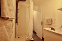 Een badkamer bij Appartement de l&#39;Hippodrome avec deux chambres