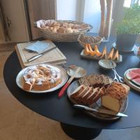 Op&#x21B;iuni de mic dejun disponibile oaspe&#x21B;ilor de la Au Ralenti du Lierre