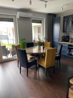 Kuchyňa alebo kuchynka v ubytovaní Luxury Maślice Apartment