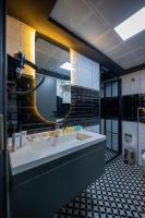 A bathroom at Hotel California