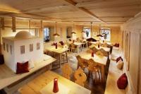 A restaurant or other place to eat at Hotel Kammerlander