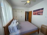 Postel nebo postele na pokoji v ubytování Beautiful 2 Bed Apartment in Peyia Valley, Paphos