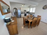 Kuchyň nebo kuchyňský kout v ubytování Beautiful 2 Bed Apartment in Peyia Valley, Paphos