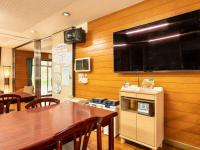 Yamanaka Lake ＲＹＯＺＡＮ - Vacation STAY 32160vにあるテレビまたはエンターテインメントセンター