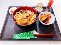 ホテルの敷地内または近くでの食事または食べ物