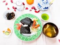 ホテルの敷地内または近くでの食事または食べ物