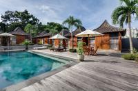 Turtle Villas, Canggu Managed by Manaraの敷地内または近くにあるプール