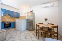 Kuchyňa alebo kuchynka v ubytovaní Apartment in Gata with terrace, air conditioning, WiFi, washing machine (4893-1)