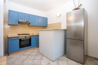 Kuchyňa alebo kuchynka v ubytovaní Apartment in Gata with terrace, air conditioning, WiFi, washing machine (4893-1)
