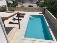 Bazén v ubytovaní Apartment in Vodice with terrace, air conditioning, WiFi, dishwasher, Pool 4932-4 alebo v jeho blízkosti