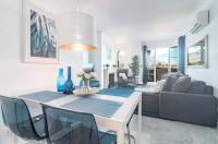 A seating area at SAT2 - Modern 2 bedroom apartment with ocean view