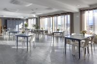 Reštaurácia alebo iné gastronomické zariadenie v ubytovaní Hotel San Prudentzio