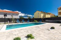 Bazén v ubytovaní Apartment PATRICK with private pool alebo v jeho blízkosti