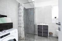 Kuchyňa alebo kuchynka v ubytovaní Apartment PATRICK with private pool