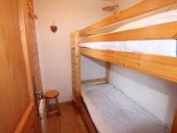 Una cama o camas cuchetas en una habitaci&oacute;n  de Appartement Les Saisies, 2 pi&egrave;ces, 4 personnes - FR-1-594-168