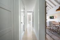 TV a/nebo společenská místnost v ubytování Newly Added El Portillo 2BR Apt