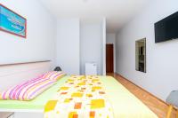 Łóżko lub łóżka w pokoju w obiekcie Double Room Pasman 4309a