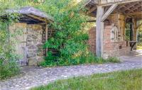 Vonkajšia záhrada v ubytovaní Four-Bedroom Holiday Home In Milakowo