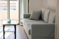 Posedenie v ubytovaní 7 bedroom villa with pool, 700m from the beach!