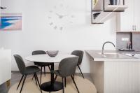 Kuchnia lub aneks kuchenny w obiekcie Urban Chic luxury at the city center