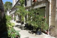 Ogród w obiekcie Cité Pilleux - Cozy Apartment in a private lane