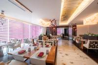 Shaza Dohaにあるレストランまたは飲食店