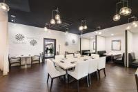 Un restaurant sau alt loc unde se poate mânca la Clarion Inn & Suites Across From Universal Orlando Resort