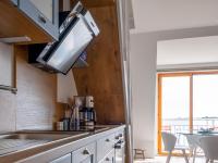 Kuchyňa alebo kuchynka v ubytovaní Beautiful apartment with sea views