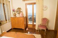 Posteľ alebo postele v izbe v ubytovaní Maria's panoramic seaview Villa