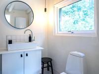 Koupelna v ubytování 5 person holiday home in Frørup-By Traum